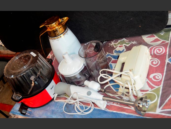 RAF POPCORN MAKER, BOSCH STICK BLENDER, PHILIPS HAND MIXER, etc [Switch on, untested further]