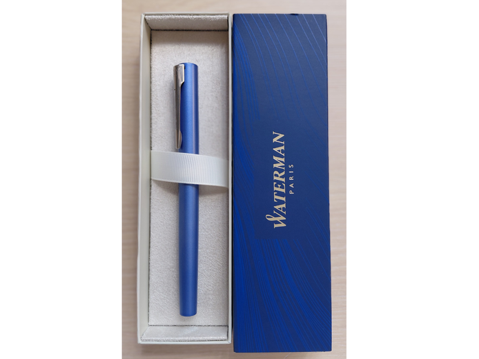 WATERMAN ALLURE SLEEK BLUE LACQUER FINISH WITH CHROME TRIM FOUNTAIN PEN