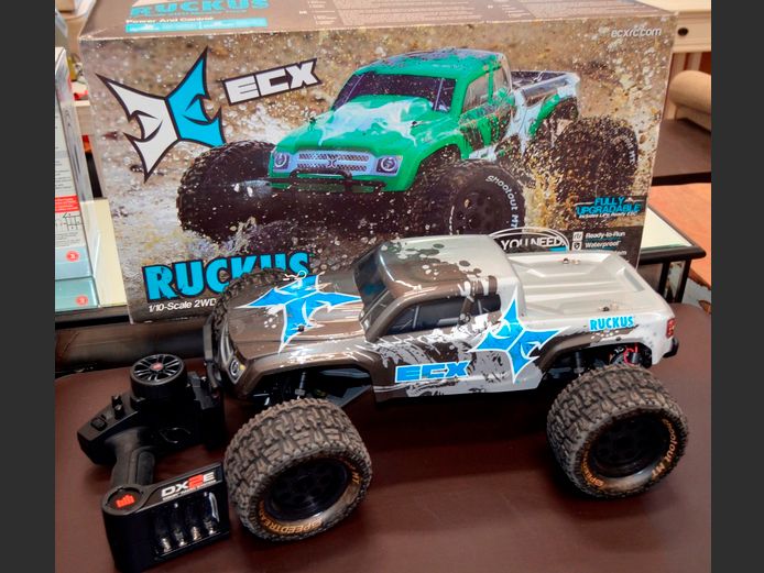 REMOTE CONTROLLED 1:10 SCALE MONSTER TRUCK [Untested]