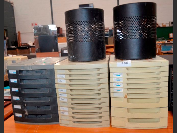 LOT: 3 x DESKTOP BUDDI FILERS & 2 WASTE BINS