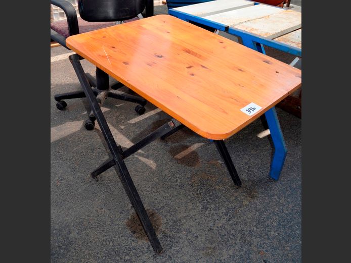 PINE TABLE ON METAL BASE, 80 x 60 x 65cm