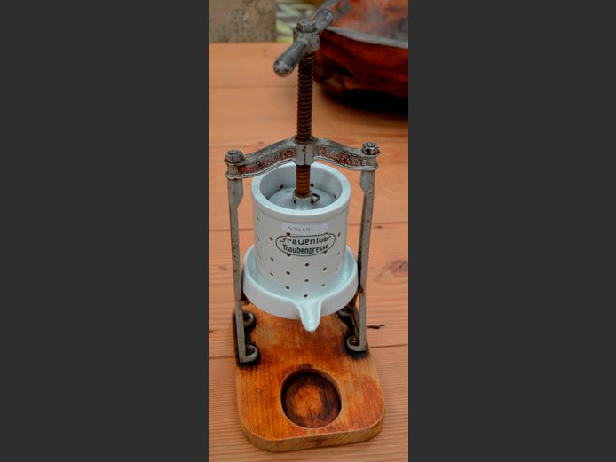 FRAUENLOB TRAUBENPRESSE VINTAGE JUICE PRESS, 40cm High