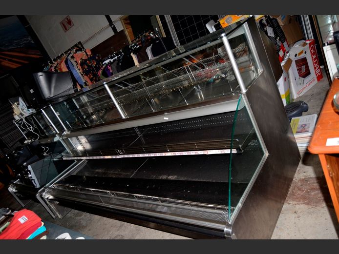 LARGE STAINLESS STEEL & GLASS SELF-CATERING DELI DISPLAY UNIT, 253 x 145 x 127cm [Working]