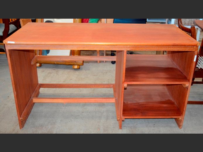 SAPELE MAHOGANY 2-SHELF DESK, 140 x 62 x 77cm