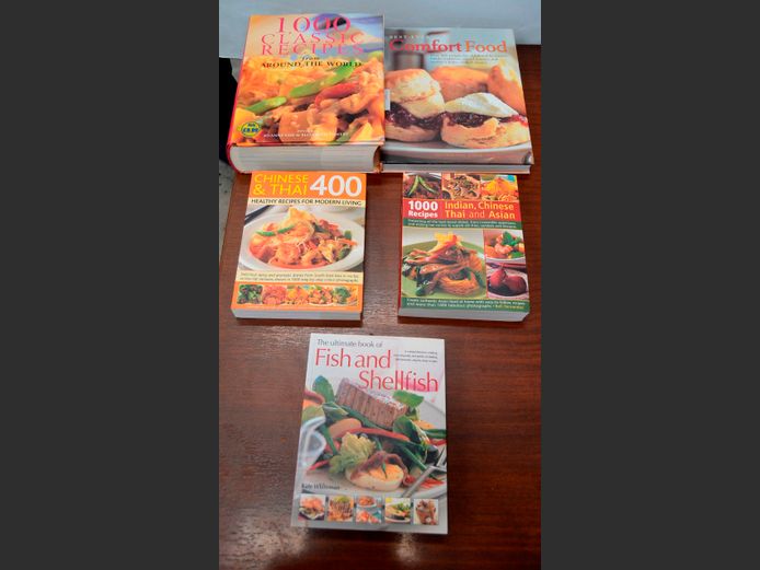 LOT OF 5: RECIPE BOOKS