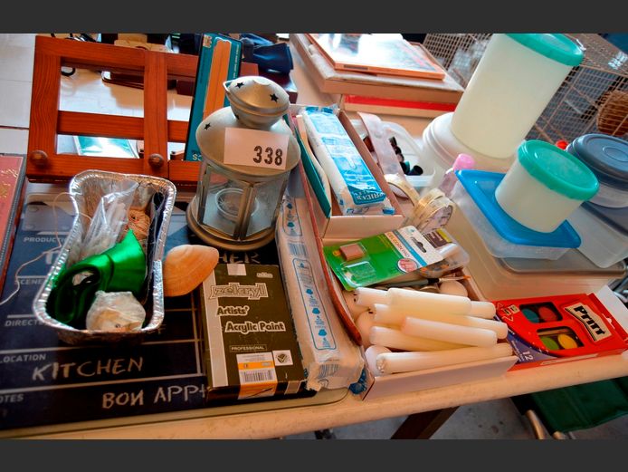 PLASTIC CONTAINERS WITH LIDS, RECIPE BOOK STANDS, GLASS CUTTING BOARDS, CANDLES, etc