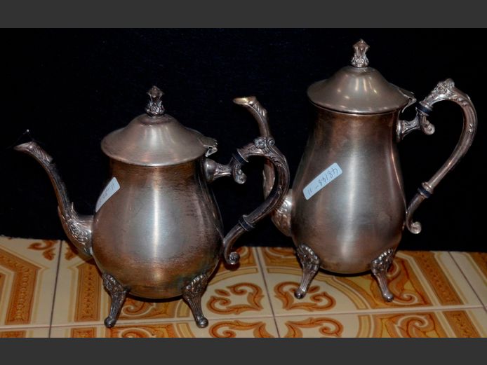 SET SILVER PLATE TEAPOT & COFFEE POT, 24cm & 22cm High