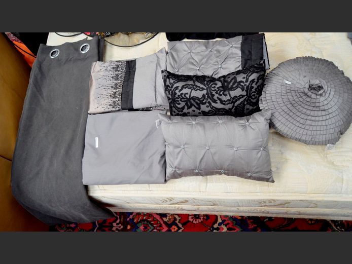 GREY & BLACK SUPER KING DUVET COVER WITH MATCHING CUSHION COVERS, SCATTER CUSHIONS & PAIR DARK GREY EYELET CURTAINS