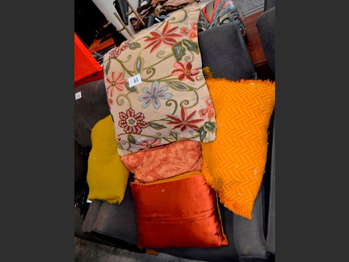 ASSORTED SCATTER CUSHIONS [In need of stitching]