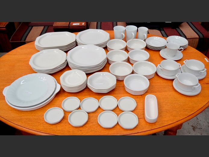 WHITE DINNER PLATES, SIDE PLATES, BOWLS, etc