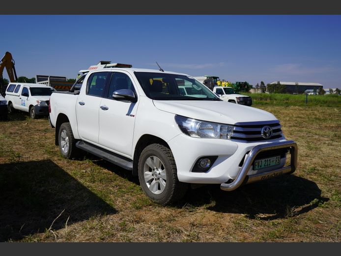 TOYOTA HILUX 2.8 DC; 2016; 167 021 KM; FVJ211FS