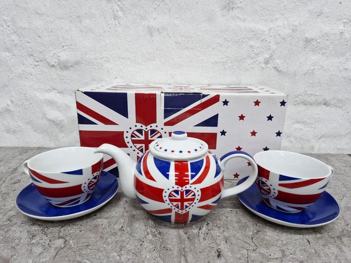 Henry's Cook Union Jack Ceramic Teapot and Teacup Set (Brand New)