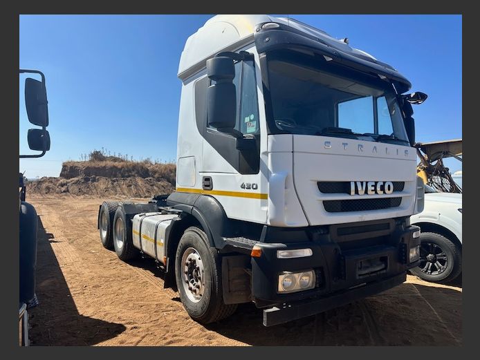 Iveco Stralis 430 D-axle Horse 
