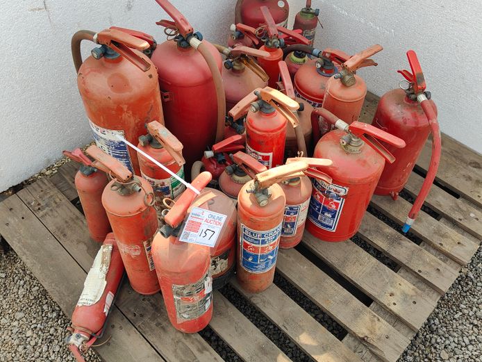 LOT FIRE EXTINGUISHERS