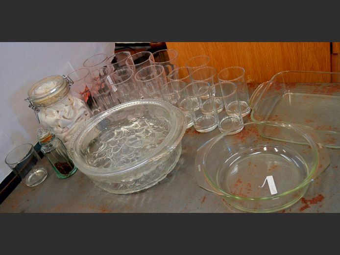 ASSORTED COOLDRINK GLASSES, OVEN DISHES, STORAGE JAR, etc