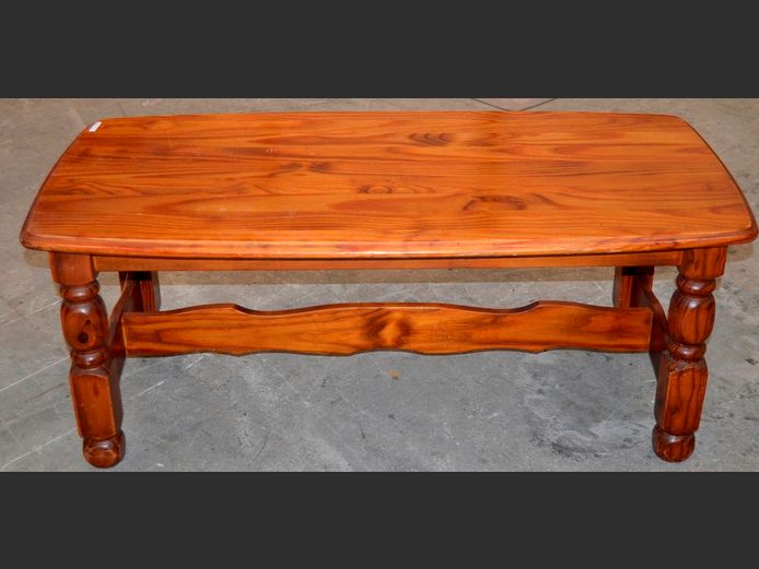 PINE COFFEE TABLE, 118 x 58 x 47cm [Scuff marks]