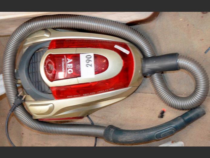 AEG ELECTROLUX VACUUM CLEANER [Switches on, faulty]
