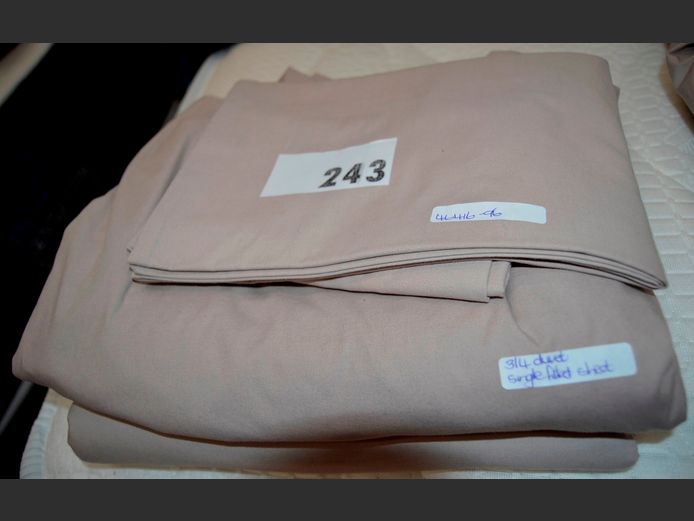 ¾ DUVET COVER, FITTED SHEET & PAIR PILLOWCASES