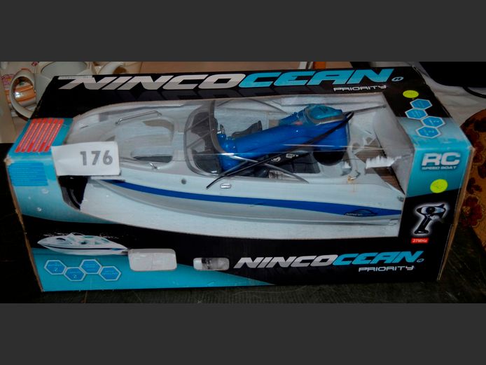 REMOTE CONTROLLED SPEED BOAT [Untested]