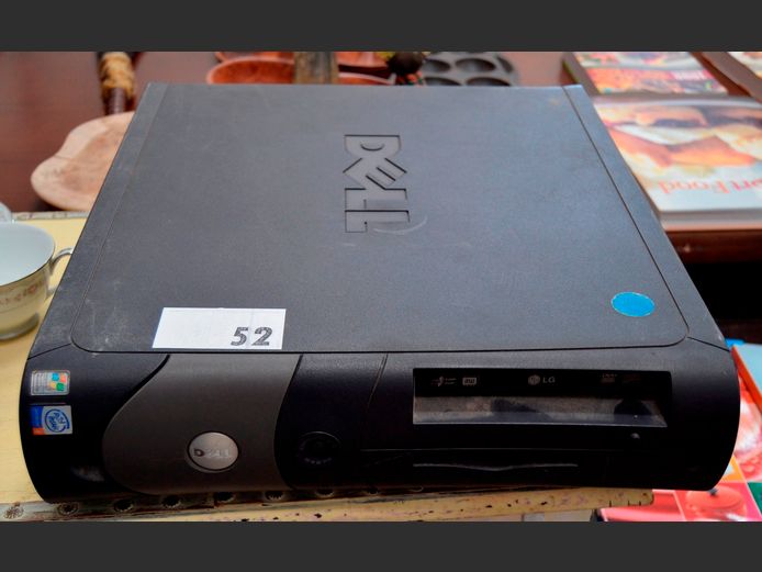 DELL OPTIPLEX GX270 INTEL PENTIUM 4 COMPUTER TOWER [Switches on, untested further]