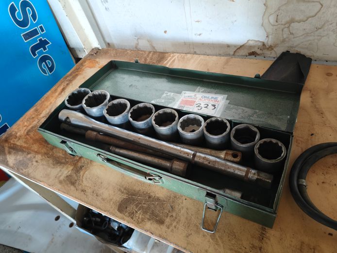 SOCKET SET