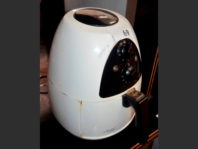 RUSSELL HOBBS AIR FRYER [Switches on, untested further]