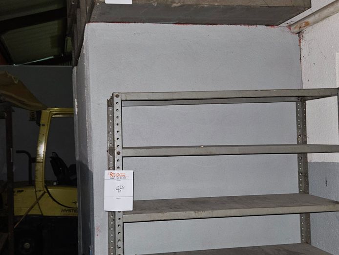 METAL SHELVING (LAYERED)