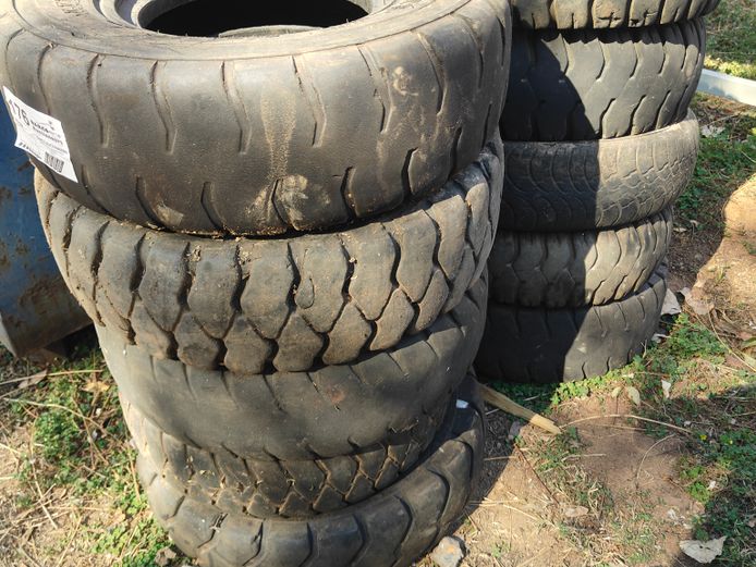 LOT FORKLIFT TYRES