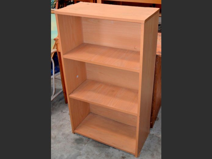 OAK FOIL 3-TIER BOOKSHELF, 60 x 30 x 106cm [Water damage to base]