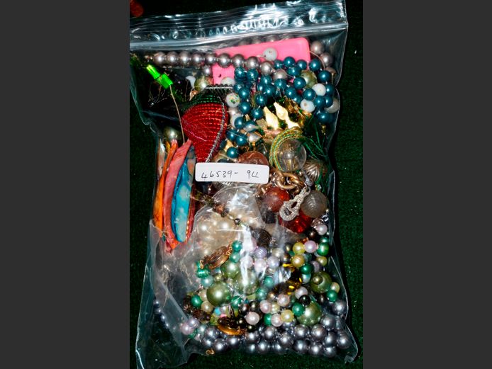 ASSORTED COSTUME JEWELLERY