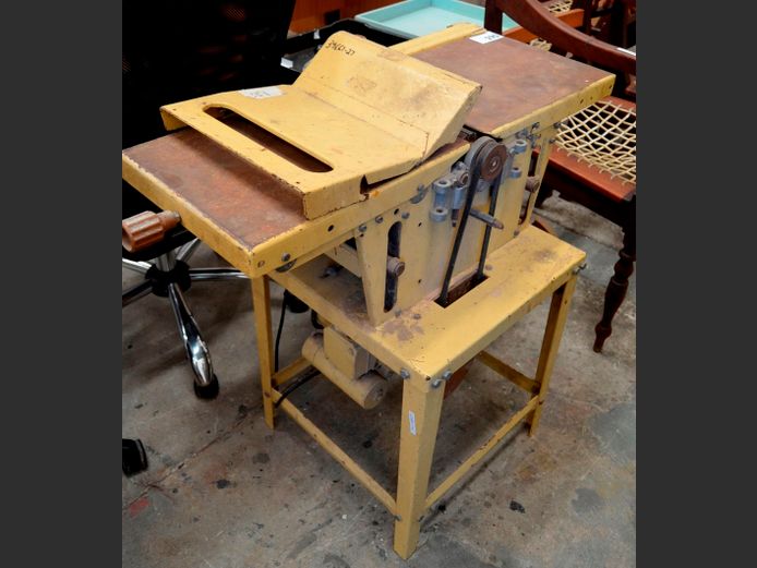 SURFACER PLANER WITH THICKNESSER, 90 x 50 x 77cm [Switches on, untested further]