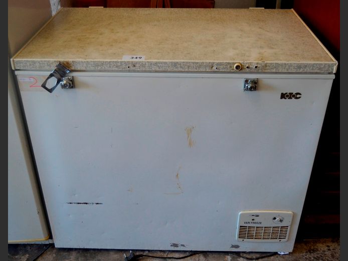 KIC VARI FREEZE 300 LITRE CHEST FREEZER [Getting Cold]