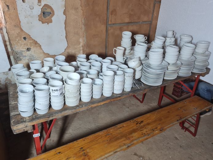 LOT VARIOUS PLATES, BOWLS ETC