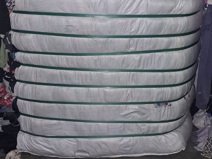 Assorted Second-hand clothing bale (290KG-375KG)
