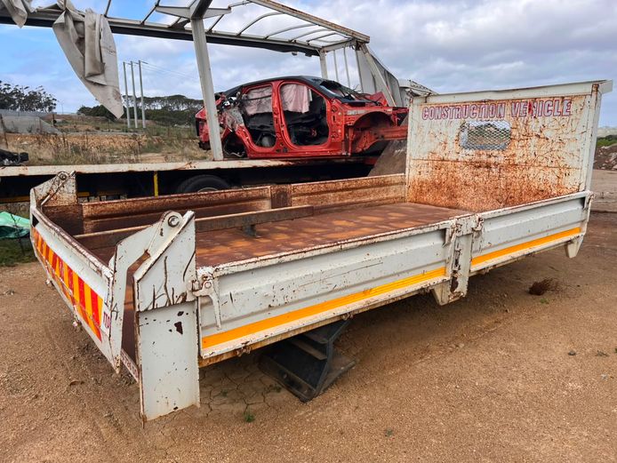 FUSO DROPSIDE BODY 3T