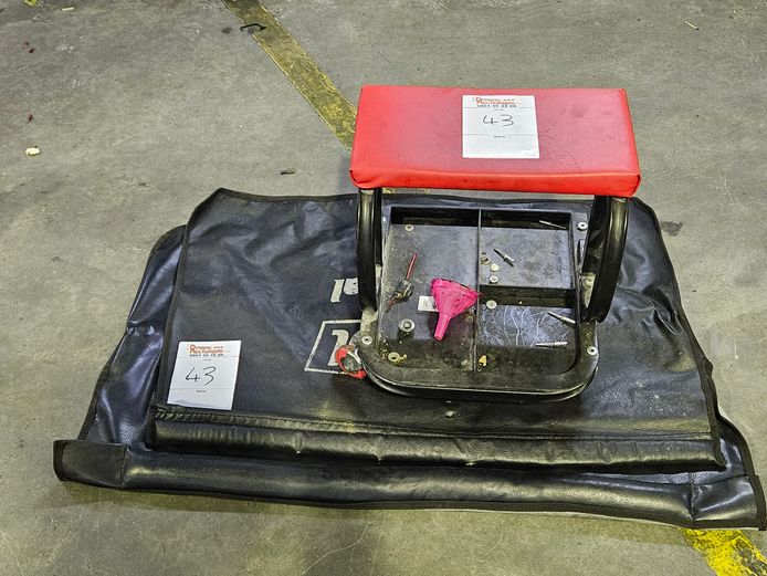 ROLLING CREEPER SEAT & CUSHIONED FLAP GUARD