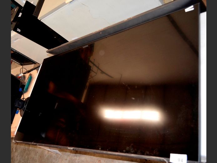 SAMSUNG 70" TV [Switches on, untested further, screen cracked] ### LICENCE PLEASE ###