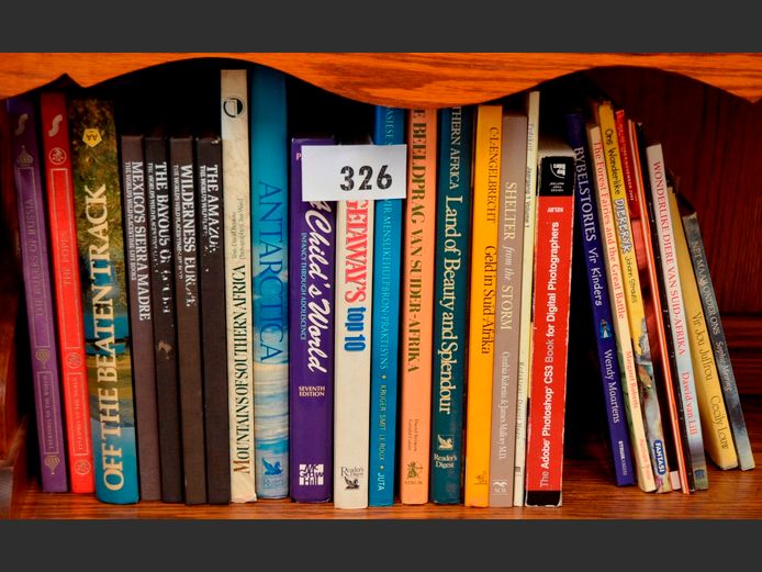 ASSORTED COFFEE TABLE BOOKS