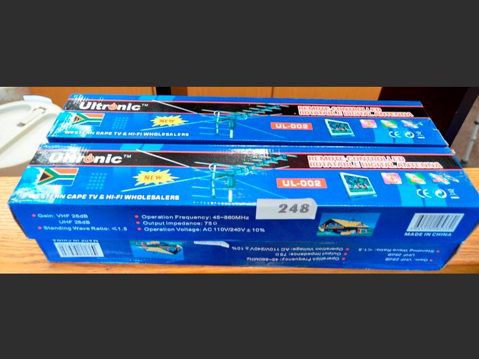 LOT OF 4: ULTRONIC REMOTE CONTROLLED RATABLE DIGITAL ANTENNAE [Untested]