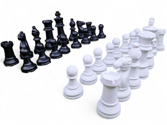 Large Staunton Style 32-Piece Garden Chess Set