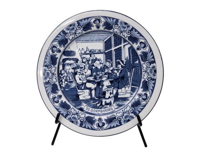 Delft Blue "De Dorpskroeg" Decorative Plate