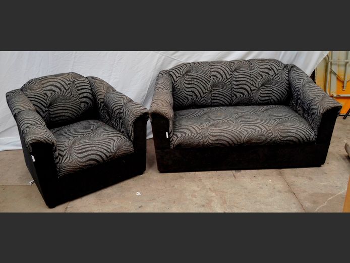 BLACK 2-PIECE, 3-SEATER LOUNGE SUITE [Needs a clean]