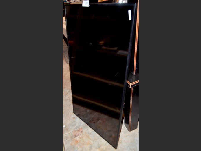 SAMSUNG 55" TV [Switches on, Screen Cracked] ### LICENCE PLEASE ###