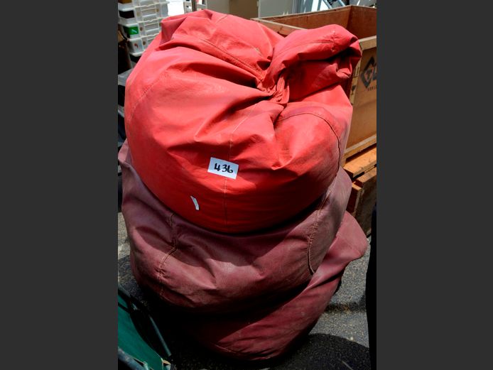 LOT OF 3: POUFFES [3,4]