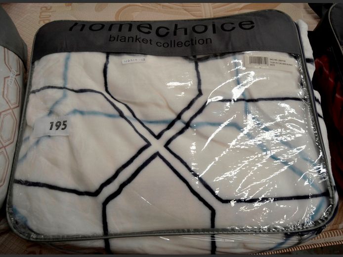 WHITE, BLACK & BLUE "MINK" BLANKET, 3KG