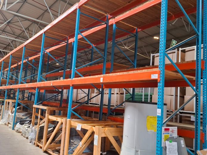 Heavy duty shelving (STC)