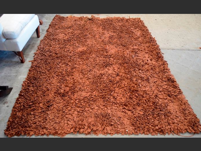 LARGE BROWN SHAGGY CARPET, 235 x 170cm [Needs a clean]
