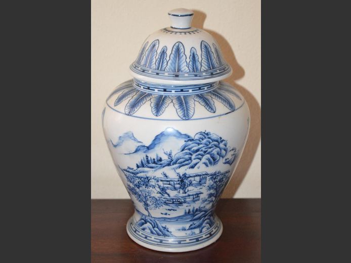 CHINESE BLUE & WHITE GINGER JAR, 25cm High
