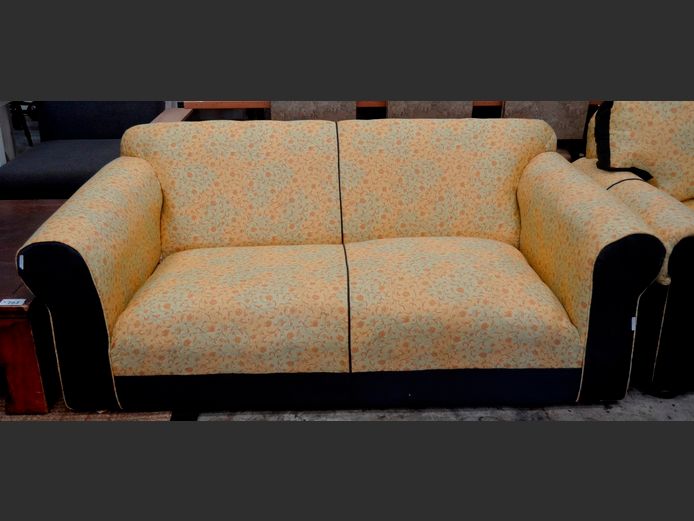YELLOW & BLACK FLORAL UPHOLSTERED 2-SEATER COUCH, 200 x 100cm