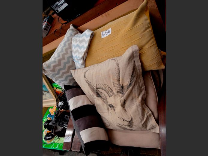 PILLOWS, SCATTER CUSHIONS, CUSHION COVERS, etc